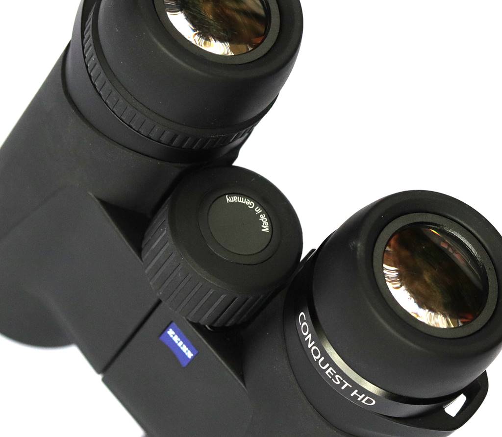 نمای نزدیک چشمی و فوکوس دوربین دوچشمی زایس Conquest HD 10x32 ساخت آلمان